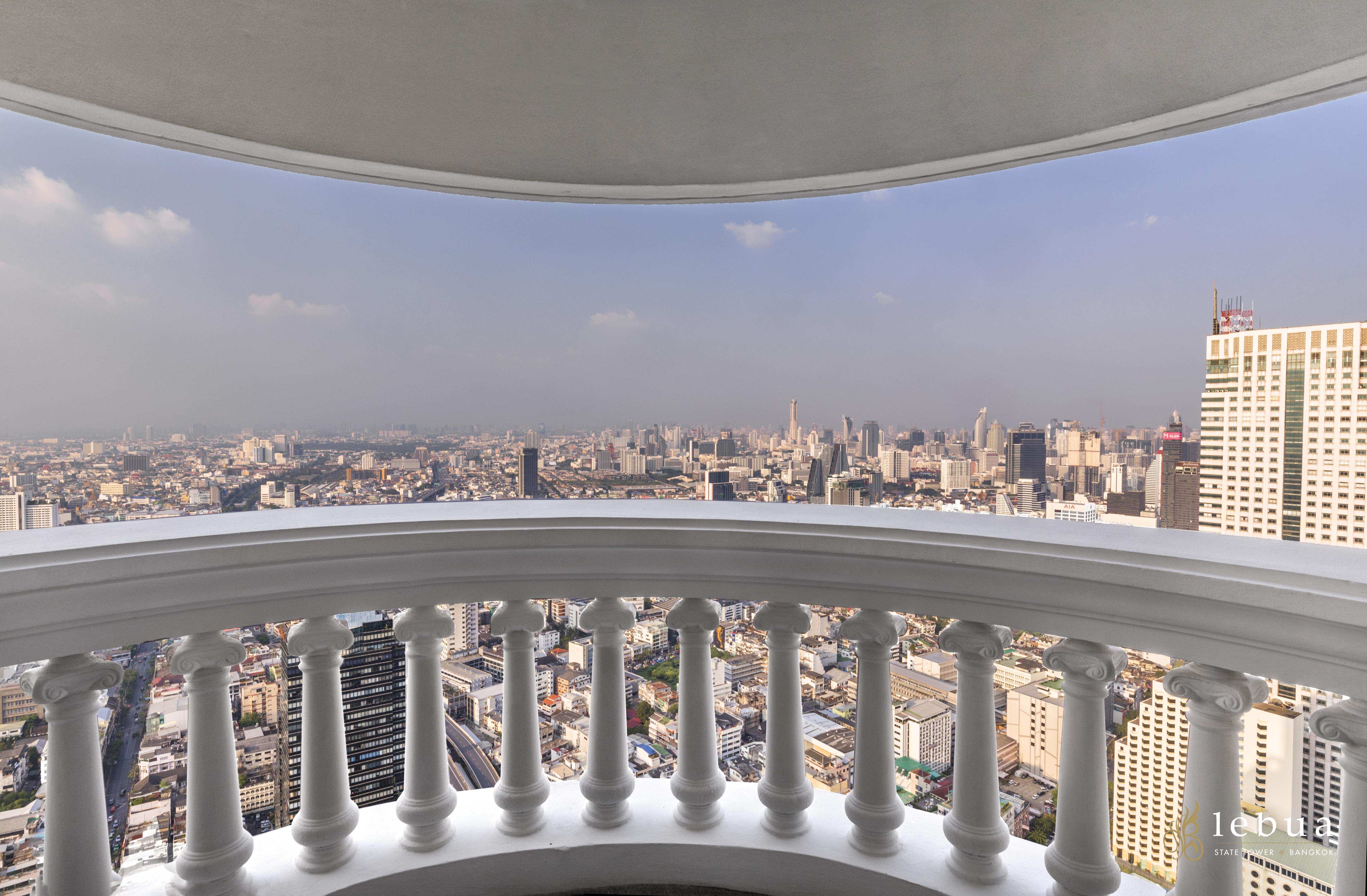 Lebua At State Tower Hotel Банкок Екстериор снимка View from the top of the tower