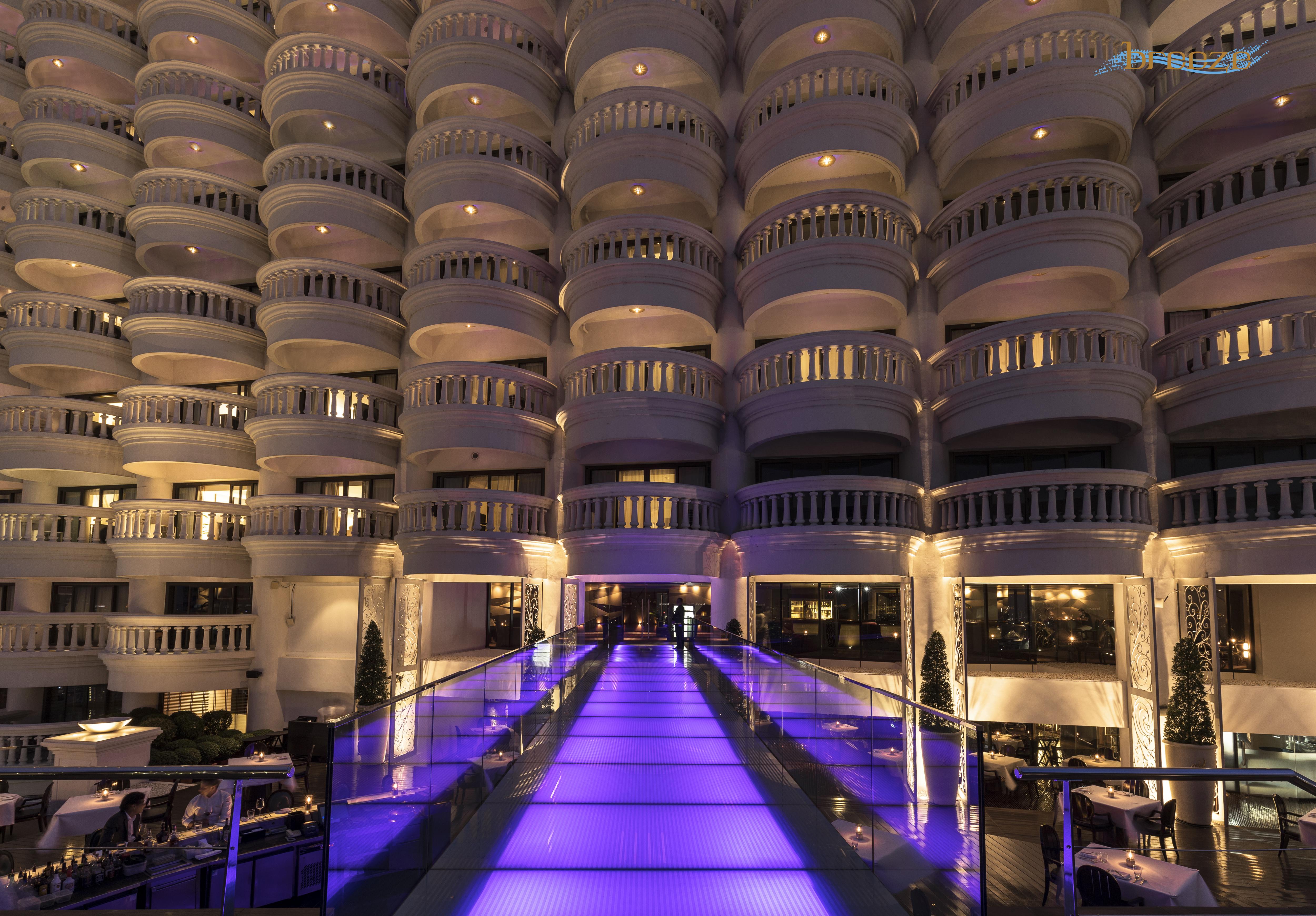 Lebua At State Tower Hotel Банкок Екстериор снимка The Atrium