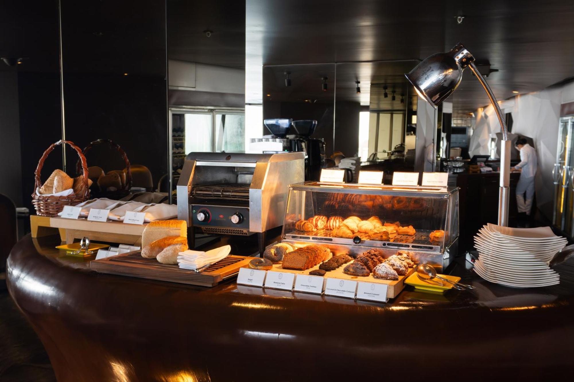 Lebua At State Tower Hotel Банкок Екстериор снимка A hot plate