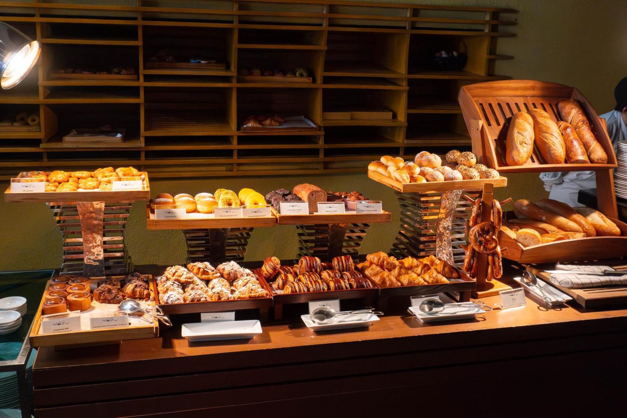 Lebua At State Tower Hotel Банкок Екстериор снимка Bakery