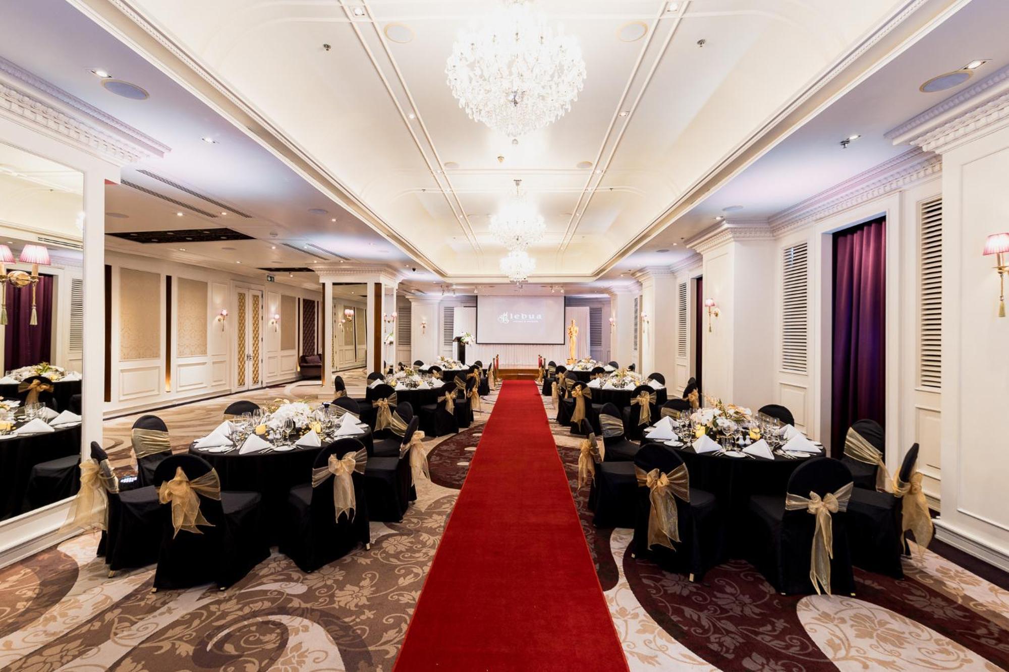 Lebua At State Tower Hotel Банкок Екстериор снимка The ballroom